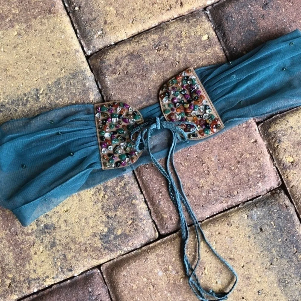 Vintage unique teal faux leather embellished belt - Picture 6 of 10